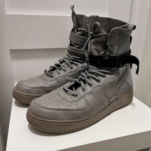Nike Air Force 1 SF QS Dust Grey High Top Boots size 11.5